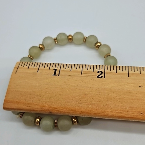 Quartz stretch bracelet w/gold bead spacers - Picture 7 of 7